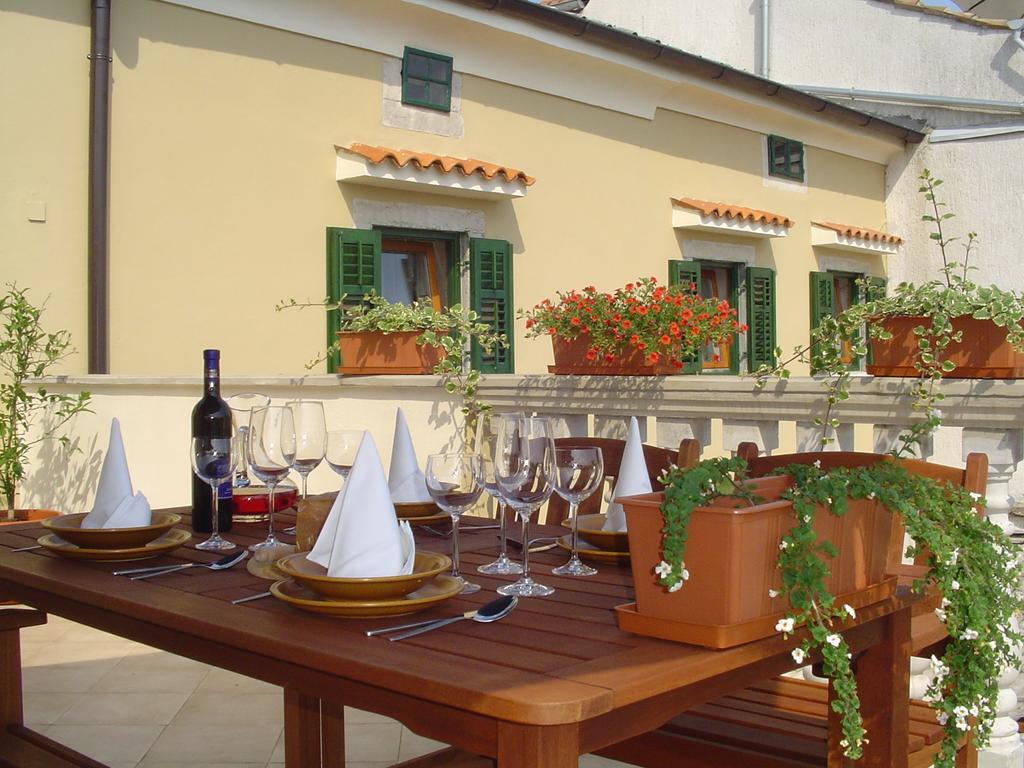 Apartments Villa Kastav In Old Town Center With Sea View And Parking Quarto foto